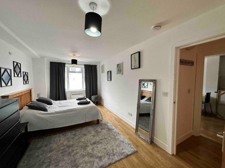 דירות לונדון Bright And Cosy 1 Bed Flat Next To Tower Bridge מראה חיצוני תמונה